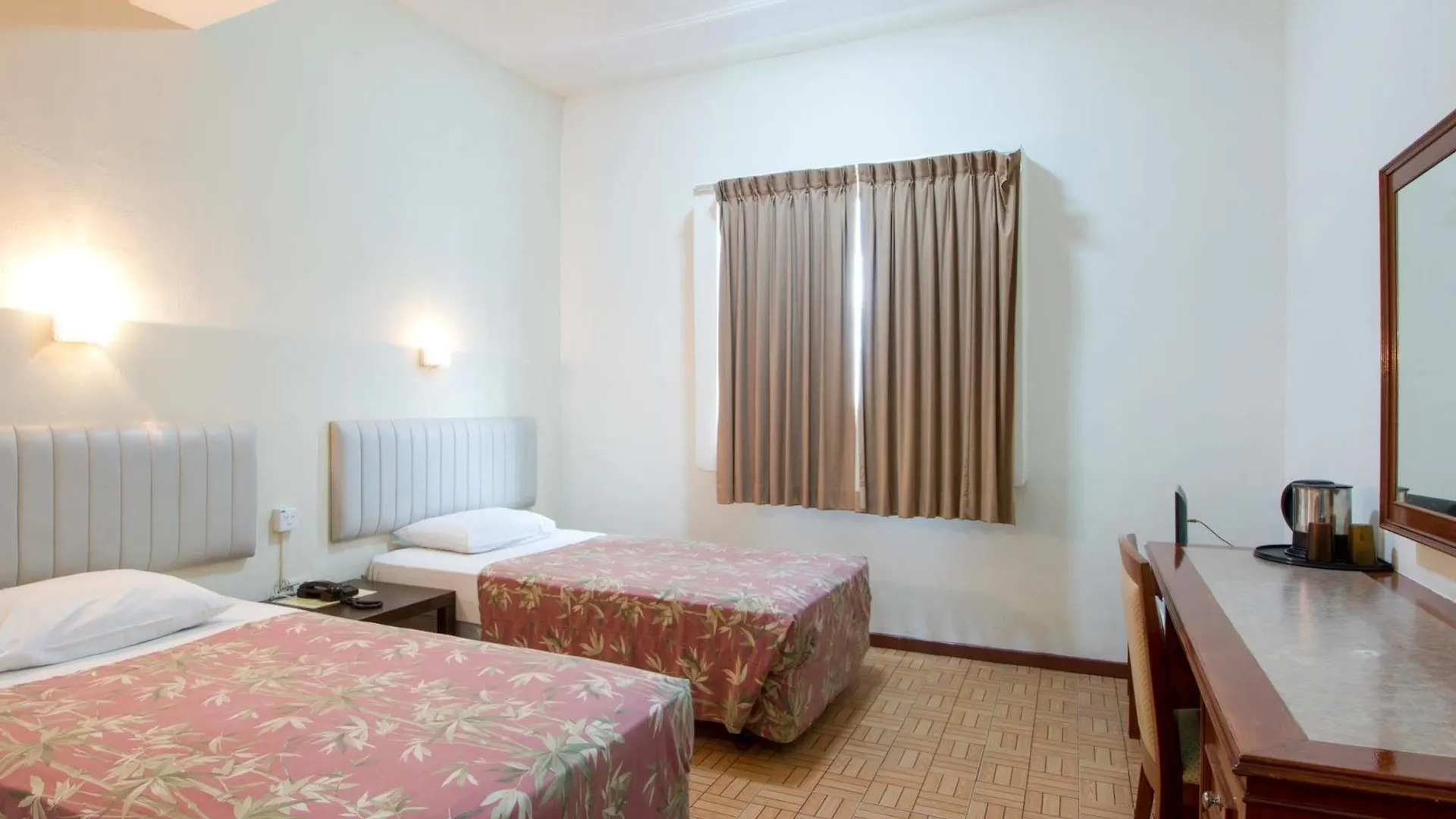 Отель Pasir Panjang Inn Сингапур